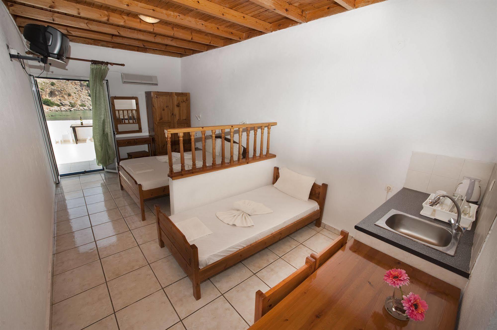 Hotel Madares Loutro Esterno foto